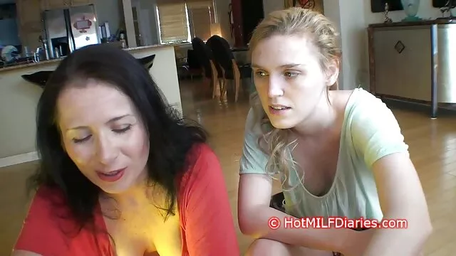 Bạn gái phim sex nha ...